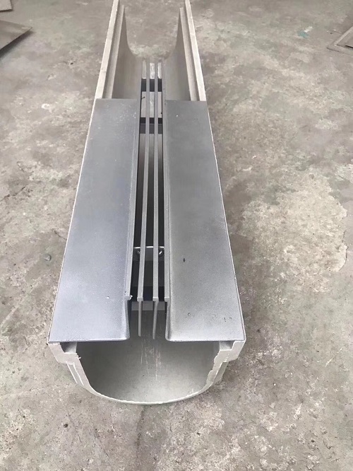 不銹鋼縫隙排水溝圖片，不銹鋼排水溝圖片