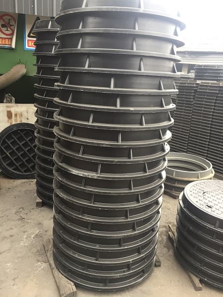玻璃鋼井蓋模具是用于制造玻璃鋼井蓋的工具，玻璃鋼井蓋模具，玻璃鋼井蓋